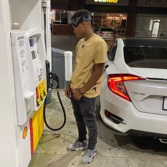 Meet your Posher, Jonathan - Picture 1 of 1